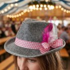 Tyrolerhat Med Fjer Pink