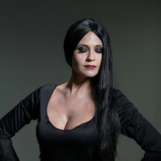Wednesday® Morticia Paryk